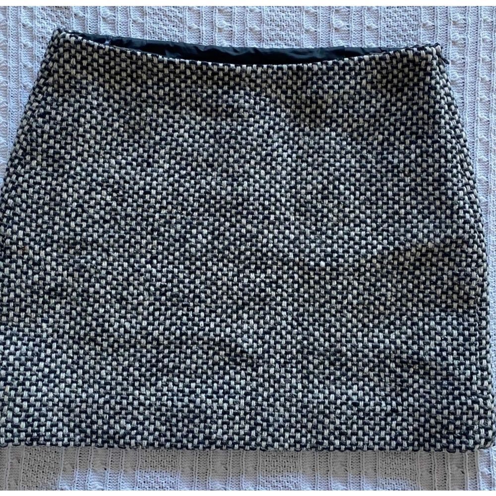WOMANS J.CREW WOOL SKIRT UNIQUE  CLASSY HOLIDAY FESTIVE WARM